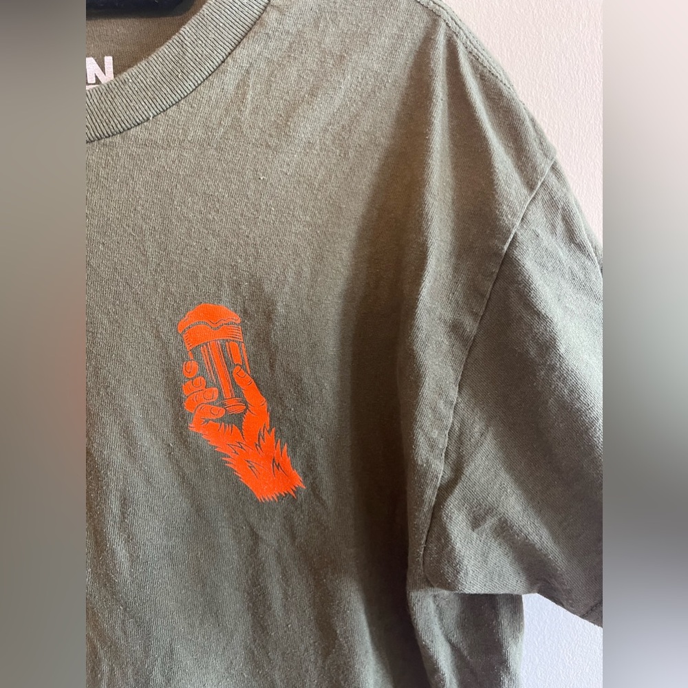 GRAPHIC TEE - Picture 4 of 5